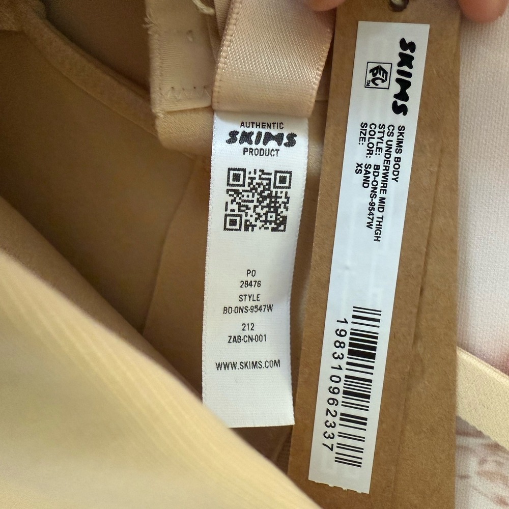 SKIMS Body CS Underwire Mid Thigh Bodysuit Size XS Sand NWT $138 - Picture 4 of 12